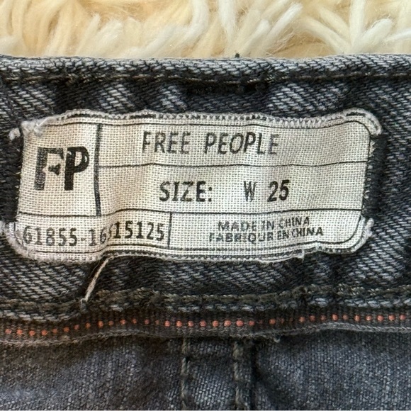 Free People Denim Shorts mid rise washed black SZ 25 button fly raw hem - Picture 2 of 6